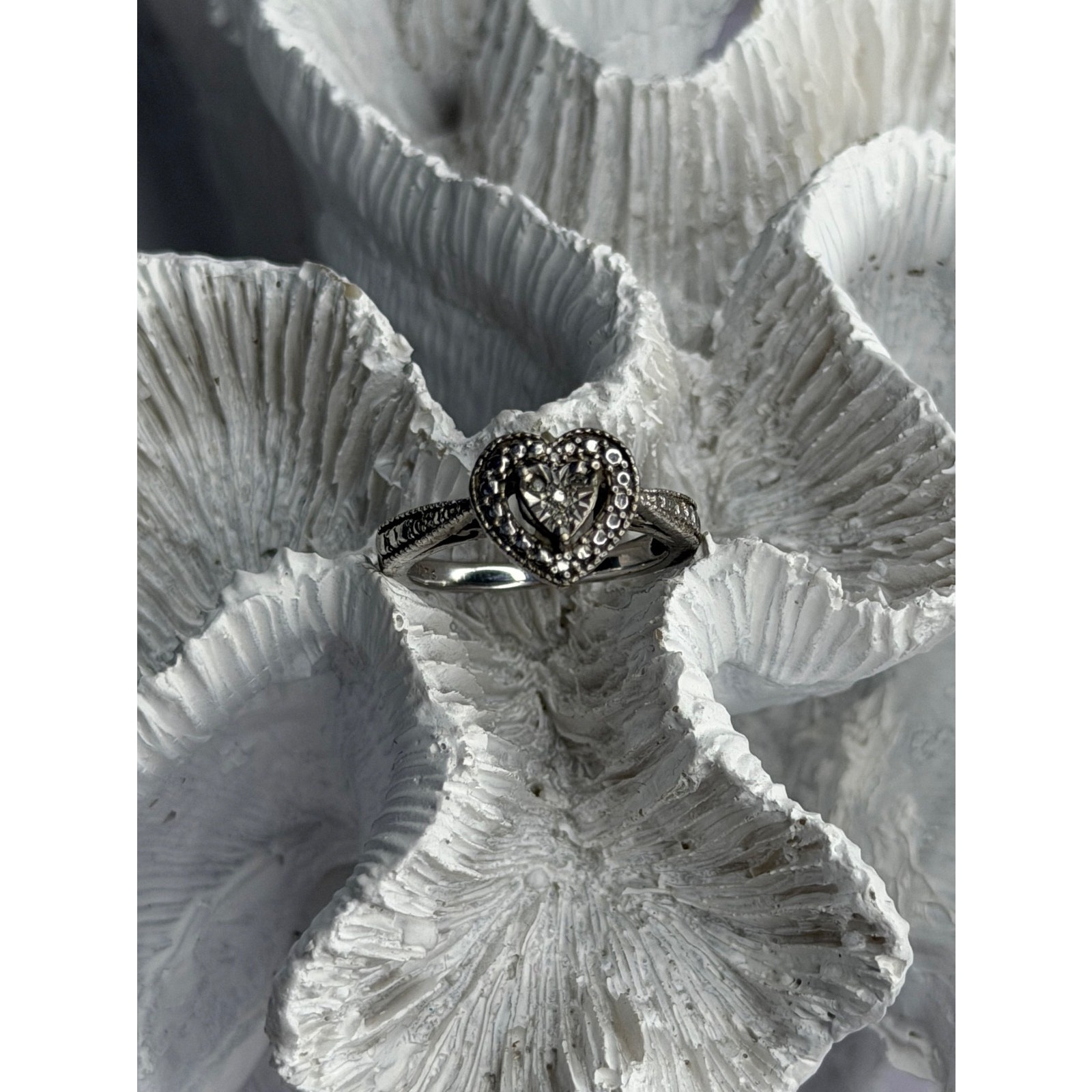 925 Sterling Silver Heart Ring Size 7.5